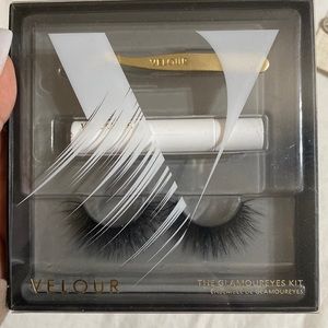 Brand New Velour Eyelash kit-The Glamour Eyes kit